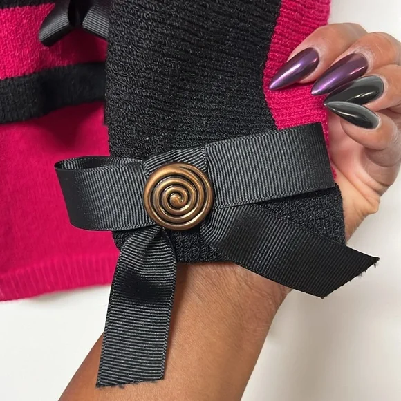 Helen HSU NY: Two piece sweater and skirt set - Picture 4 of 6